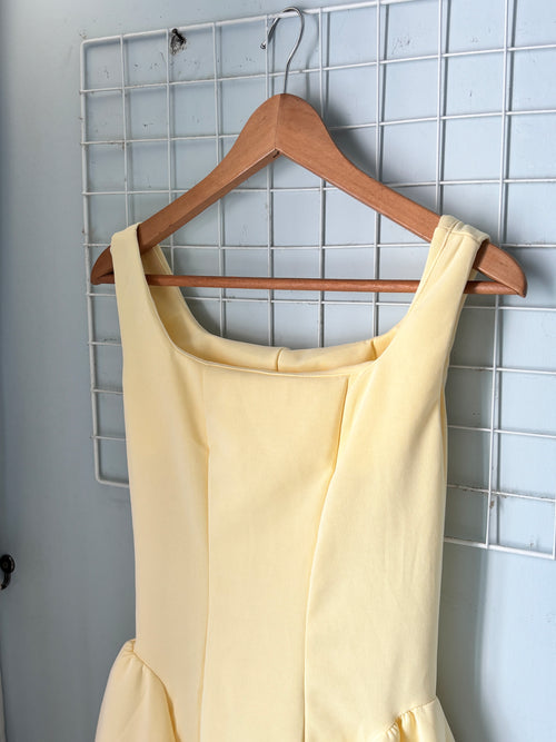 D04 Classic Dress