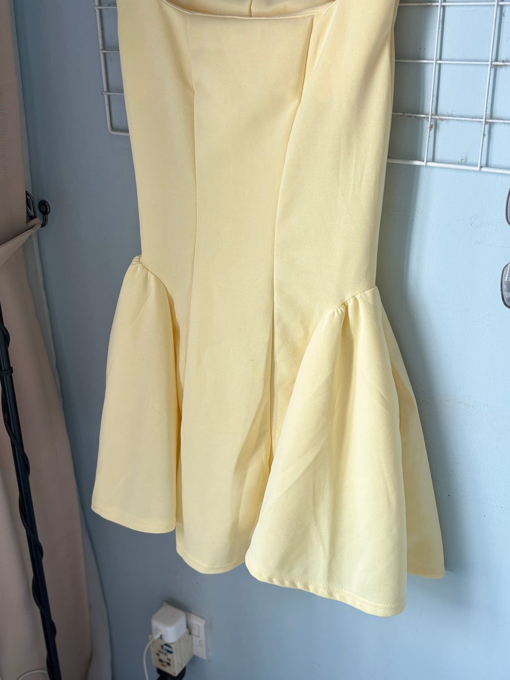 D04 Classic Dress