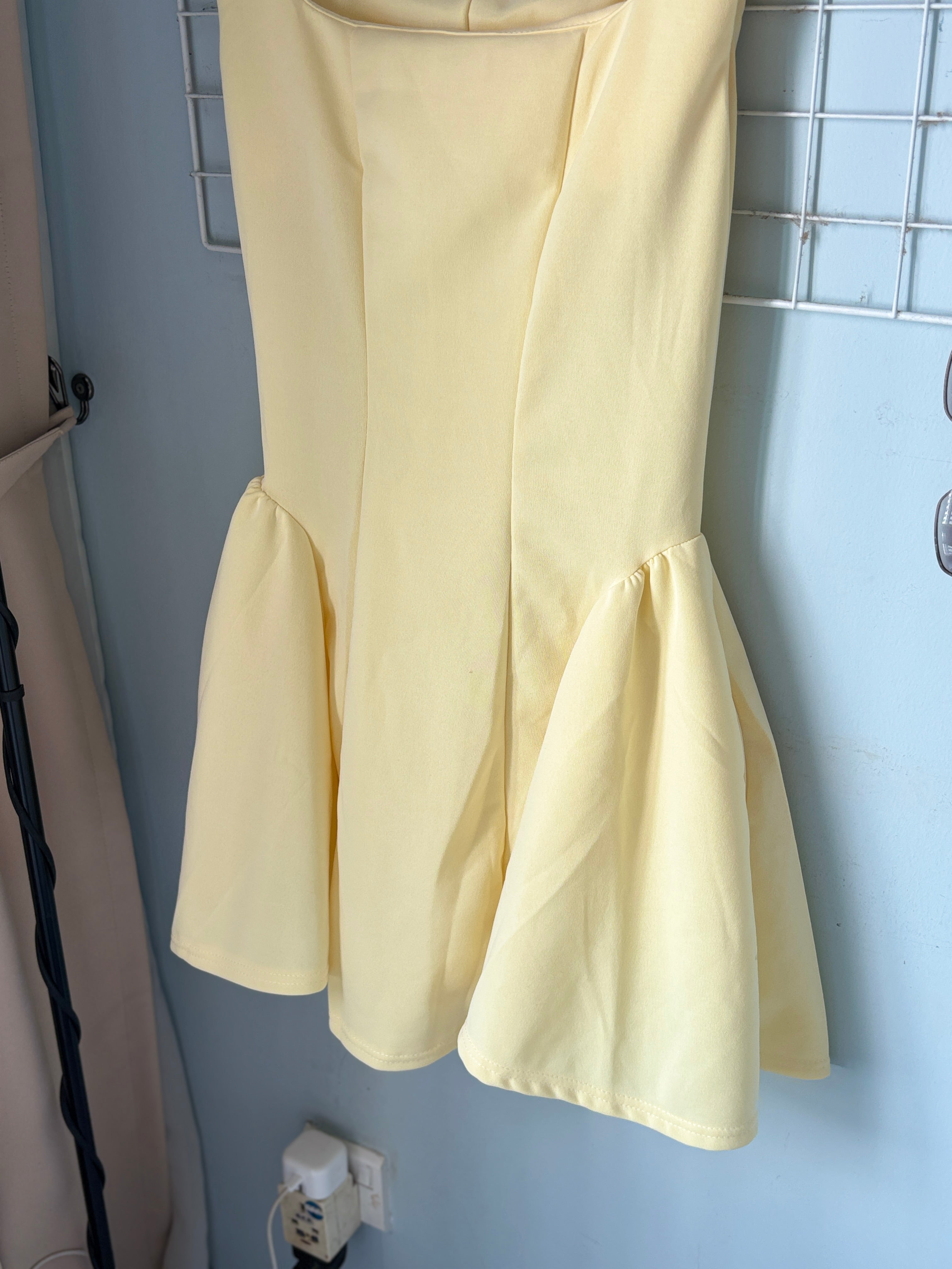 D04 Classic Dress